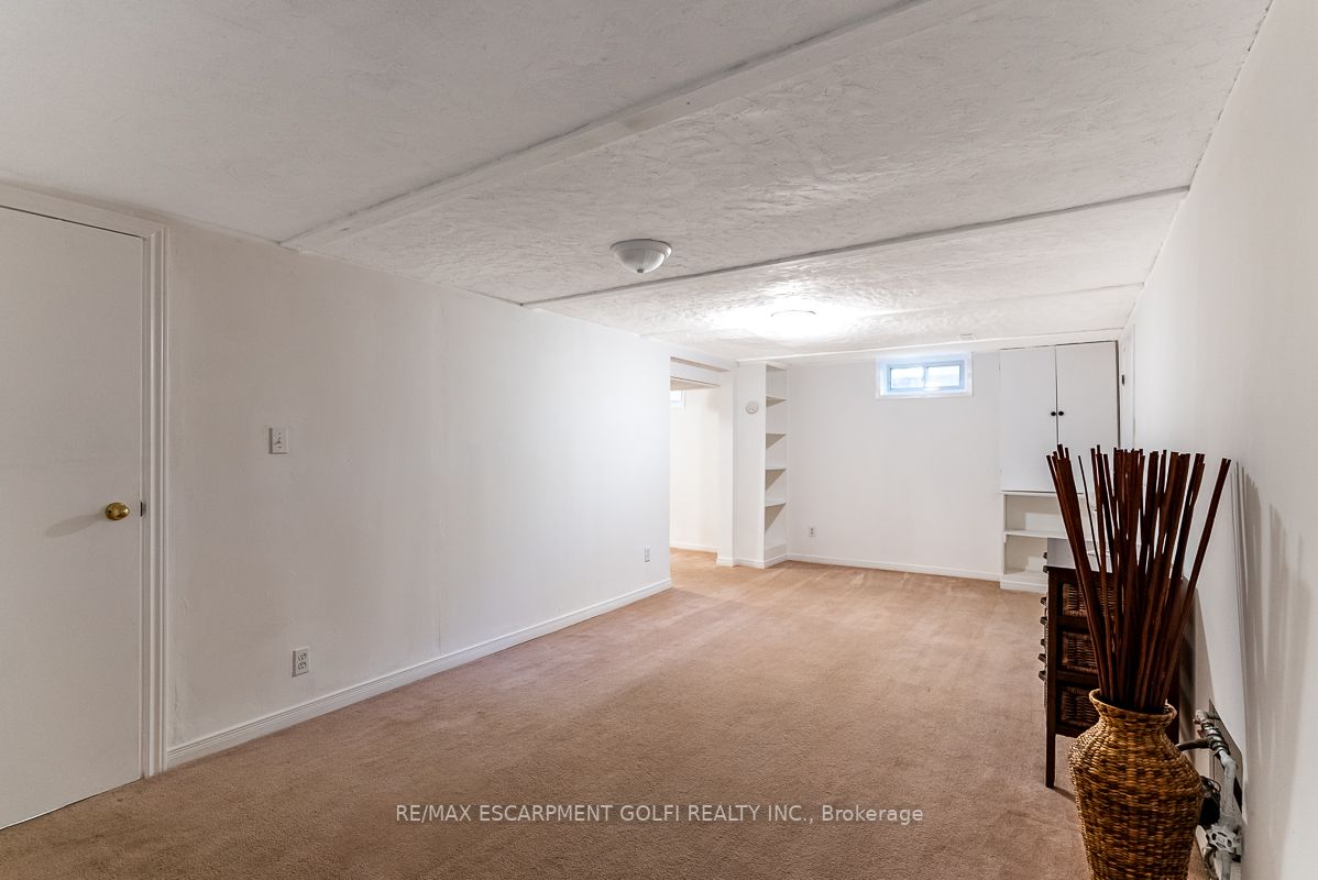 44 Elgar Avenue
