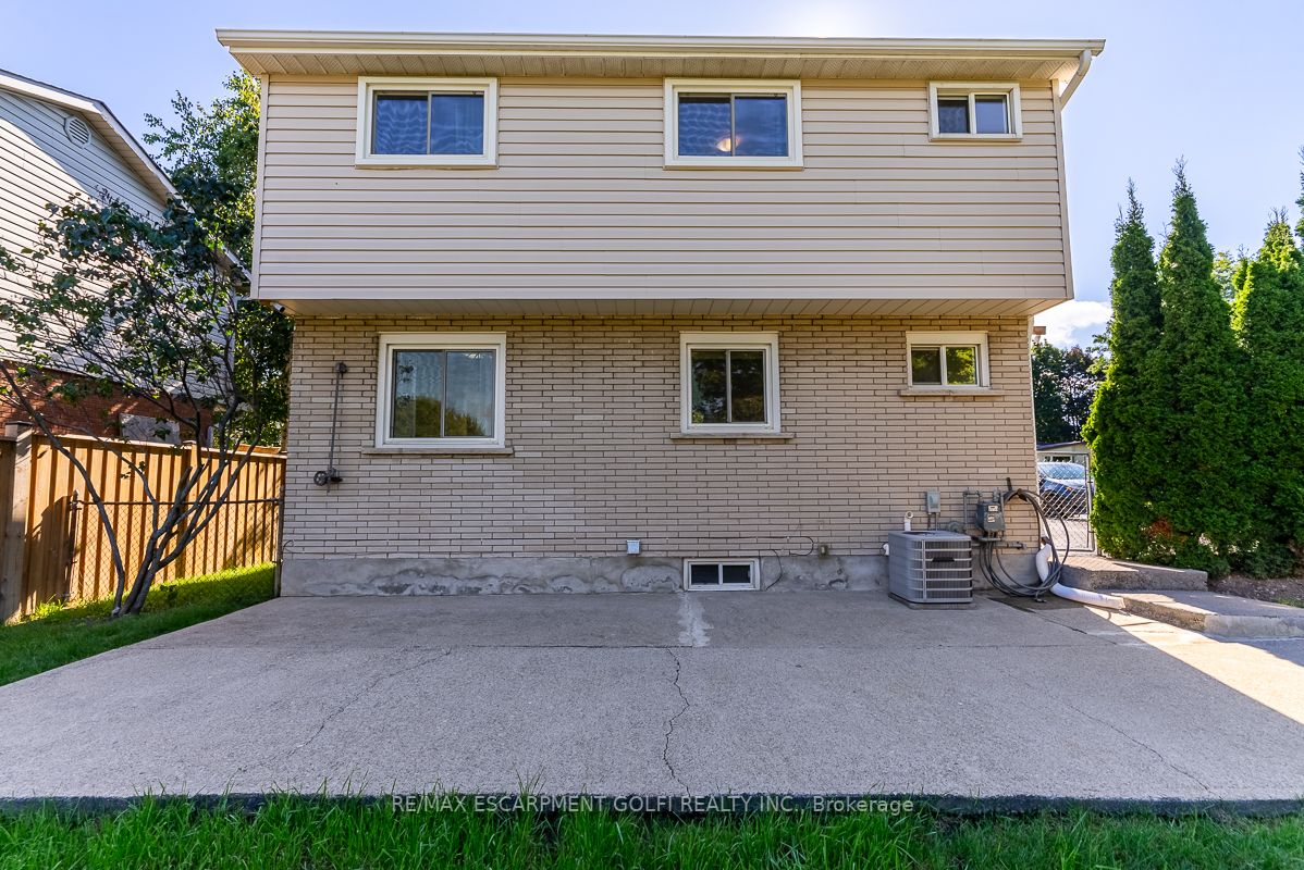 44 Elgar Avenue