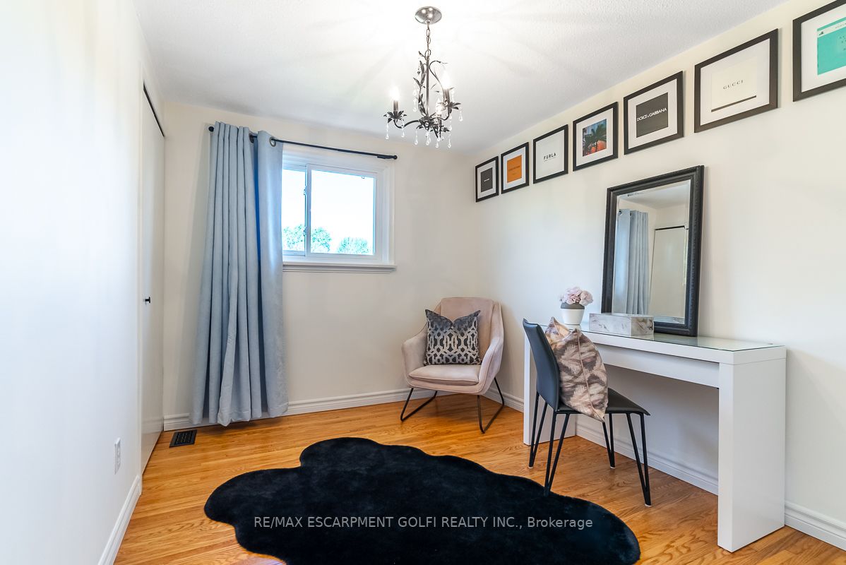 44 Elgar Avenue