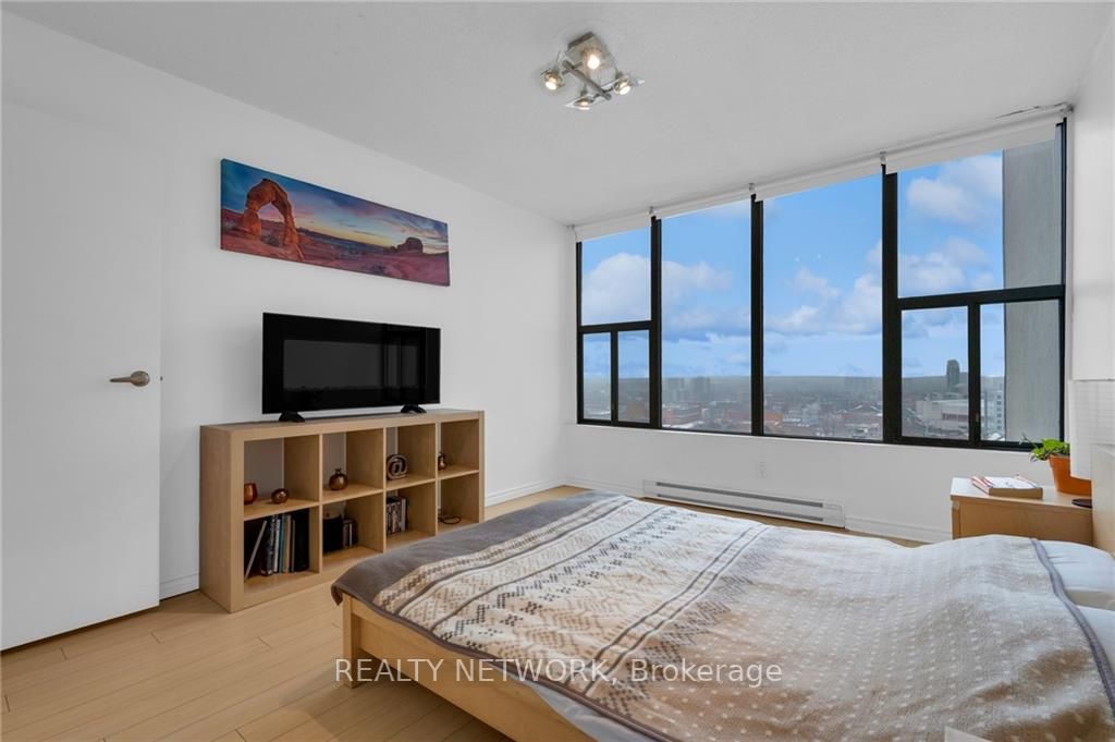 75 Queen Street N, #1802