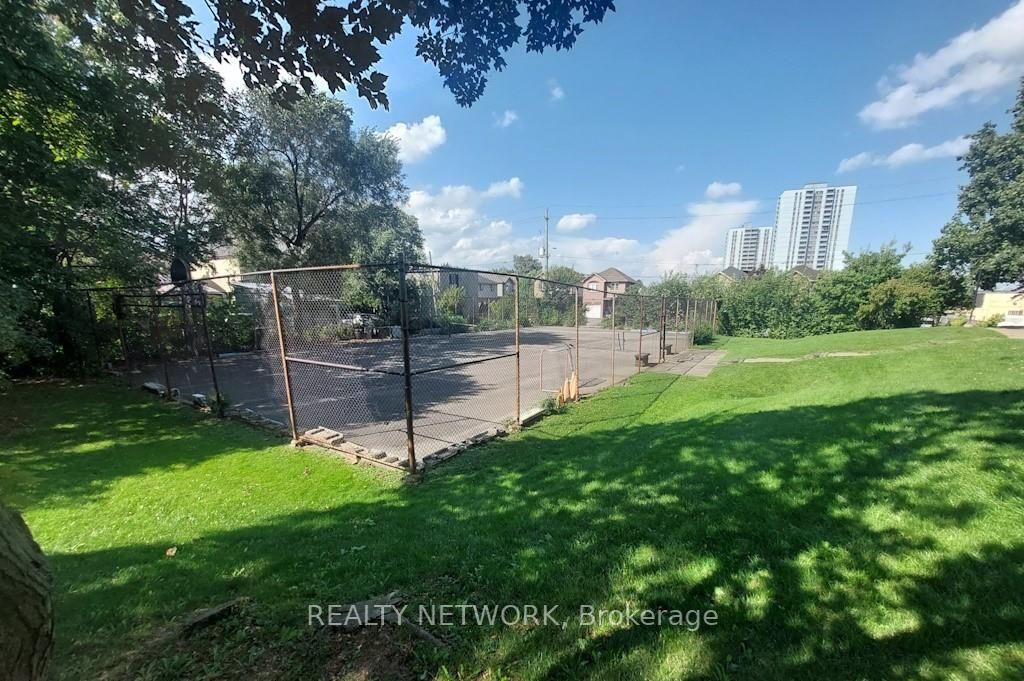 75 Queen Street N, #1802