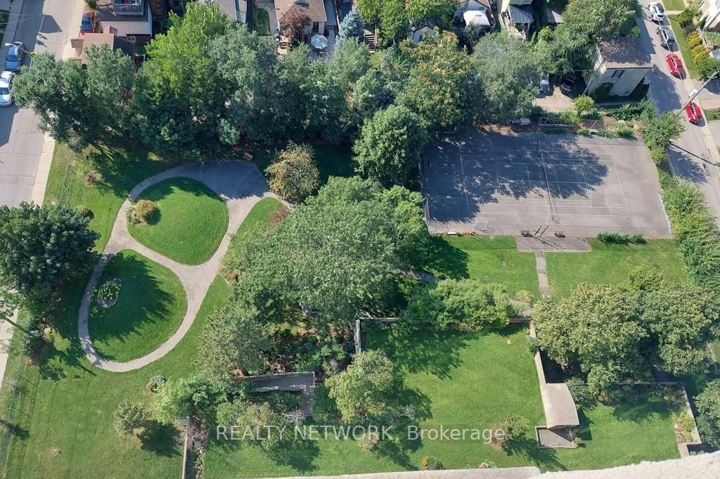75 Queen Street N, #1802