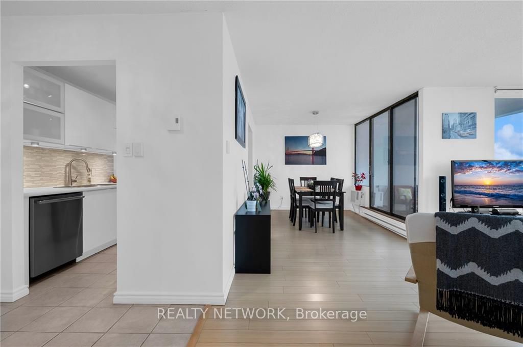 75 Queen Street N, #1802