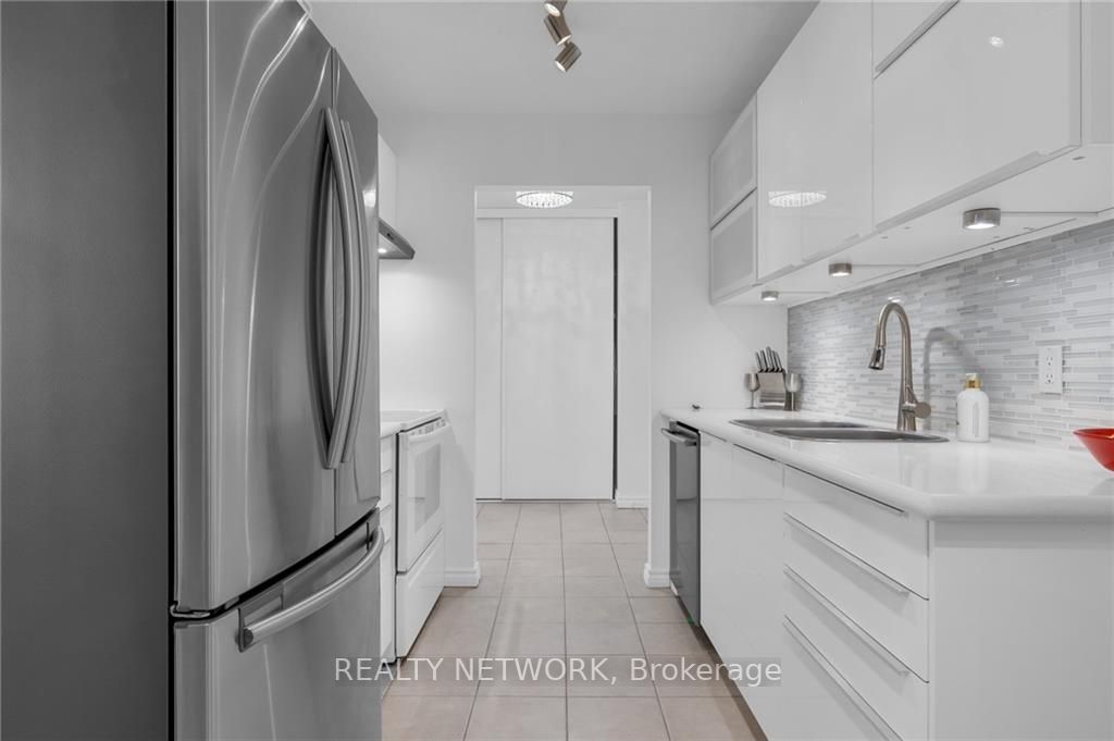 75 Queen Street N, #1802