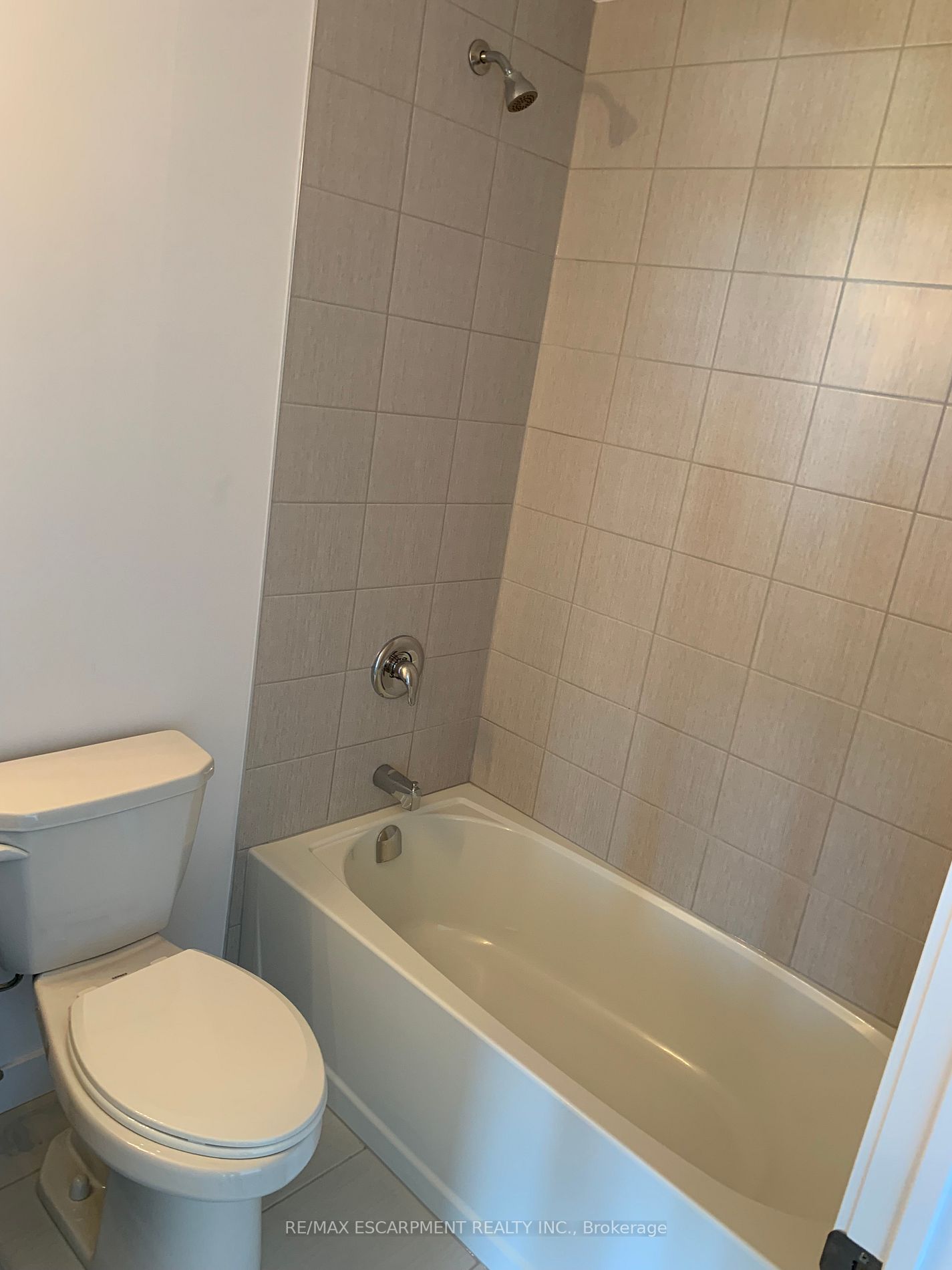 460 Dundas Street, #704