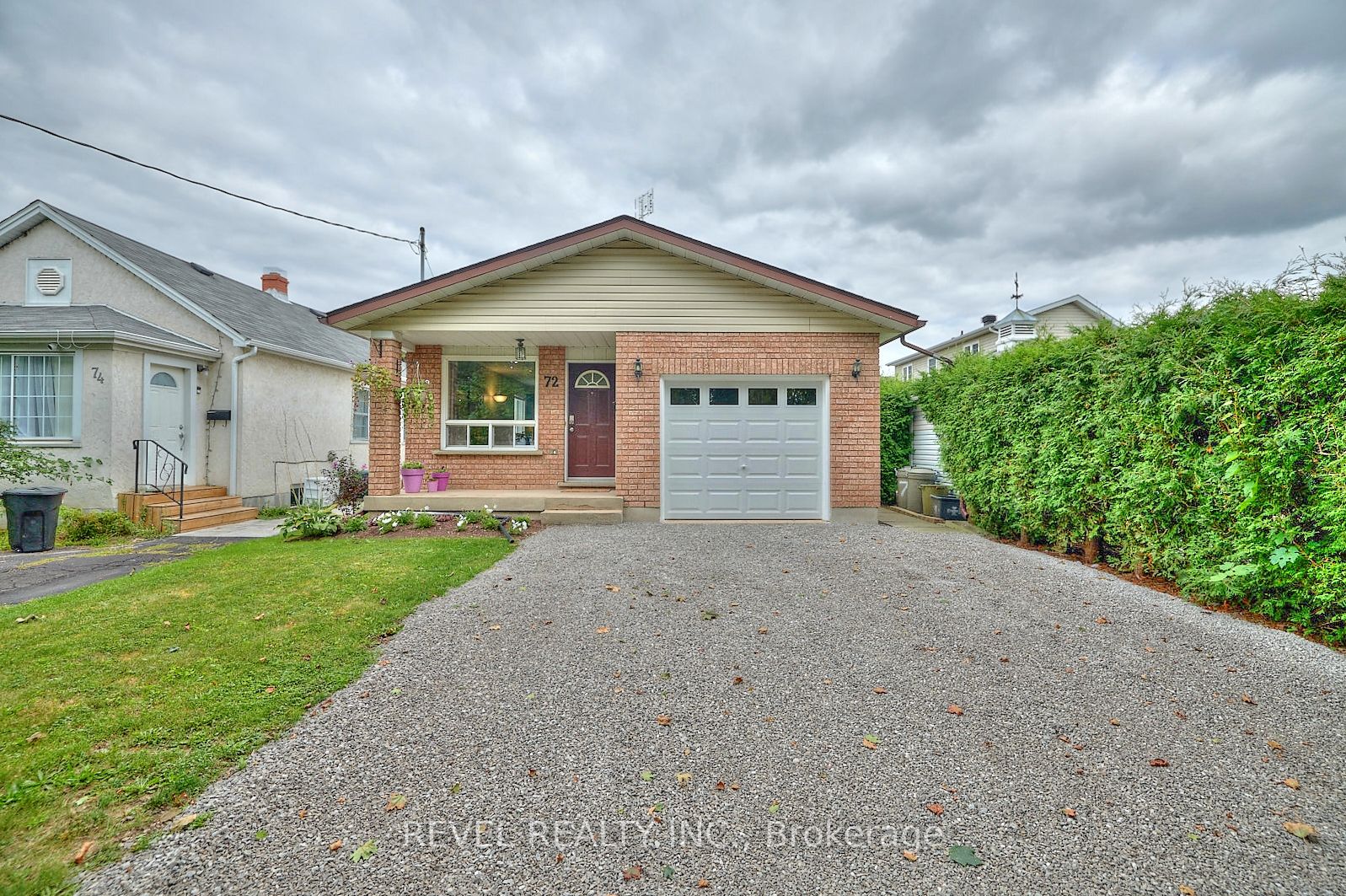 72 Rolls Ave