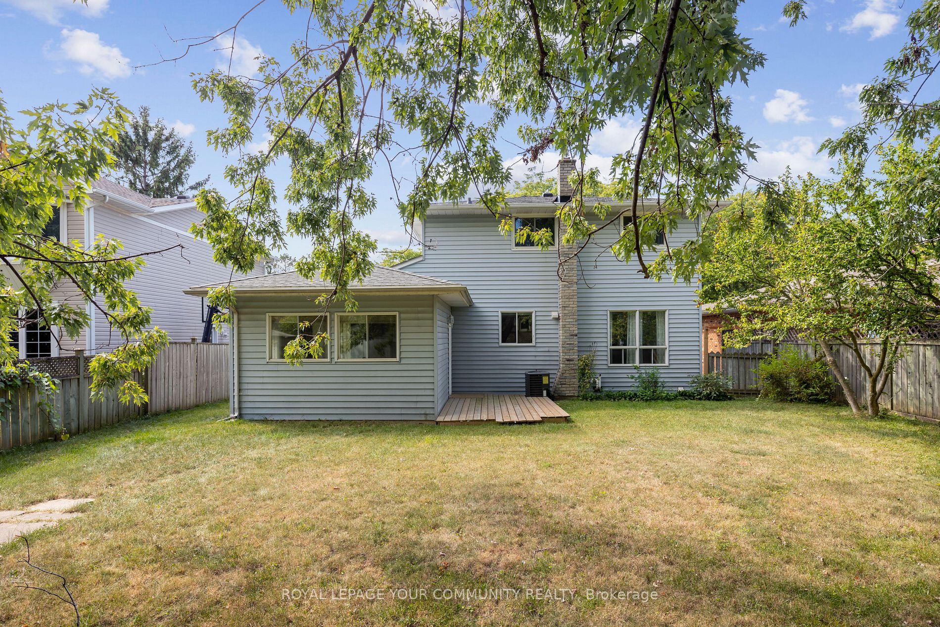 24 The Meadows St