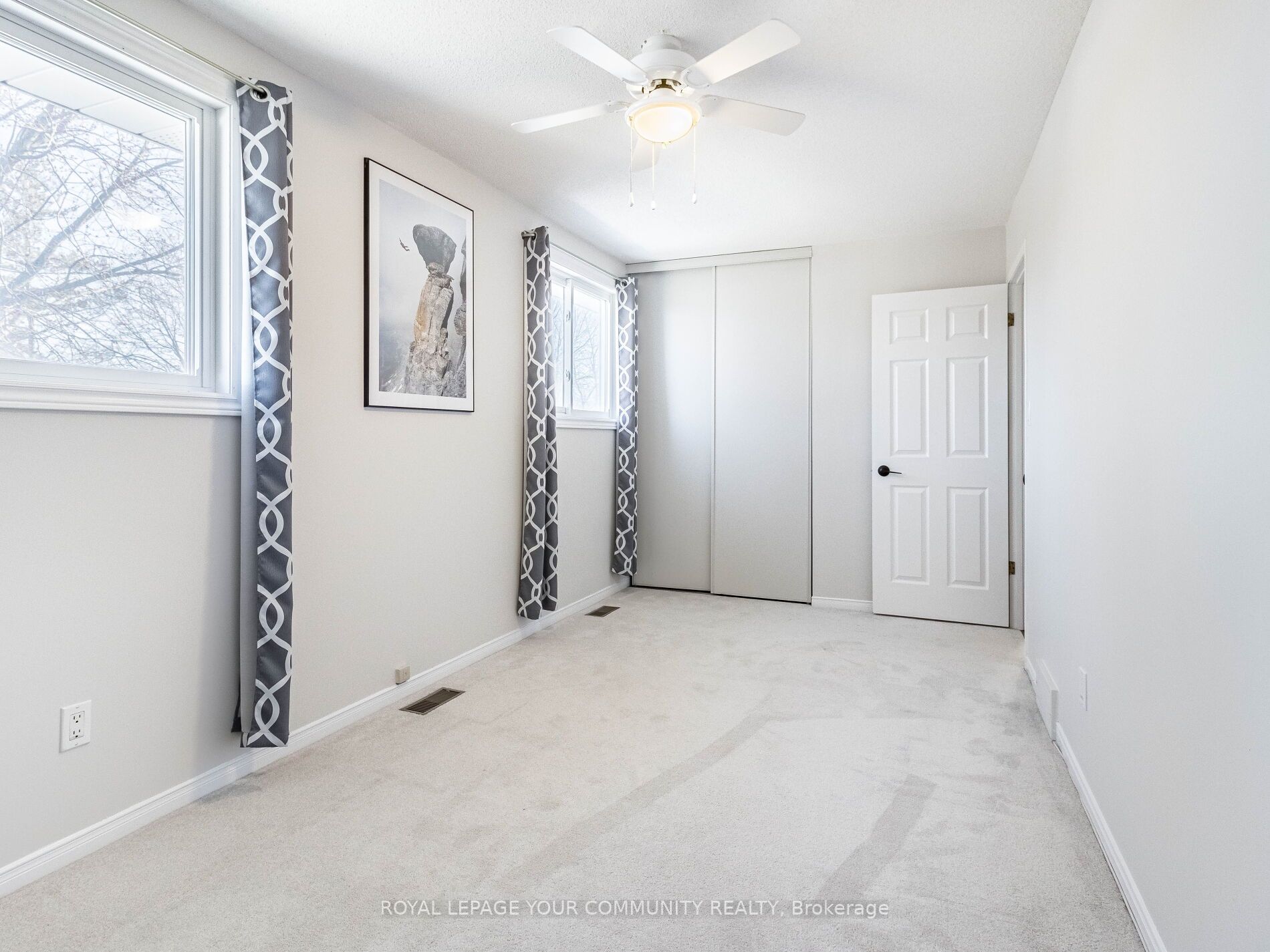 24 The Meadows St