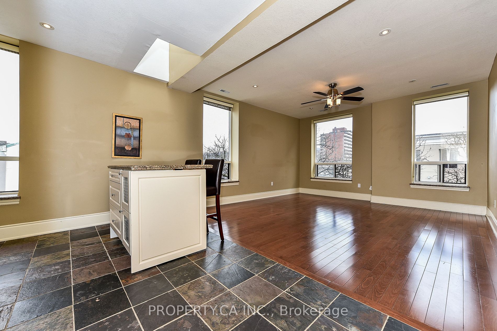 283 King Street E, #302