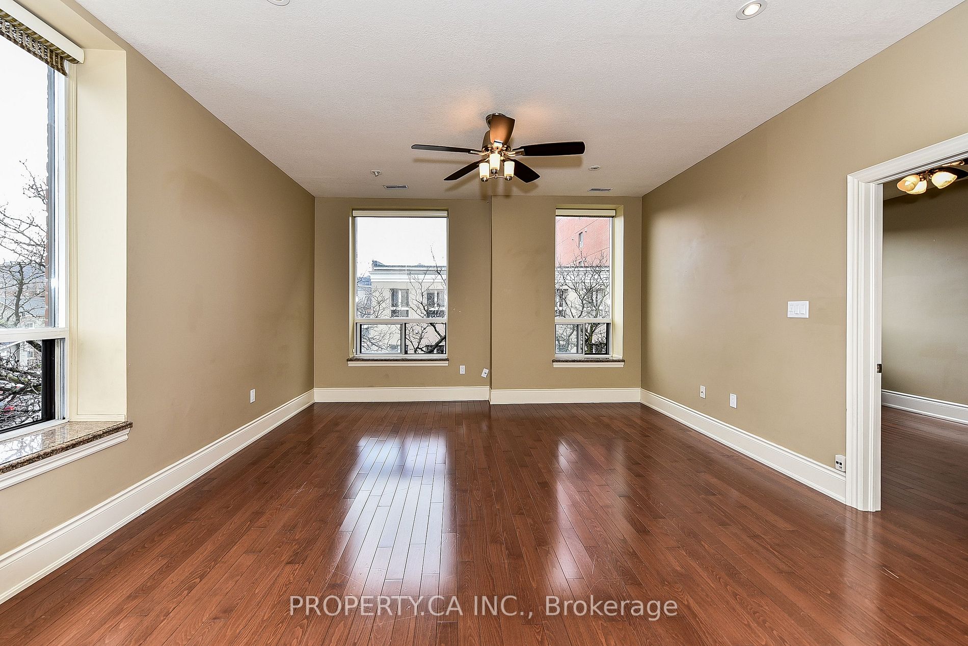 283 King Street E, #302
