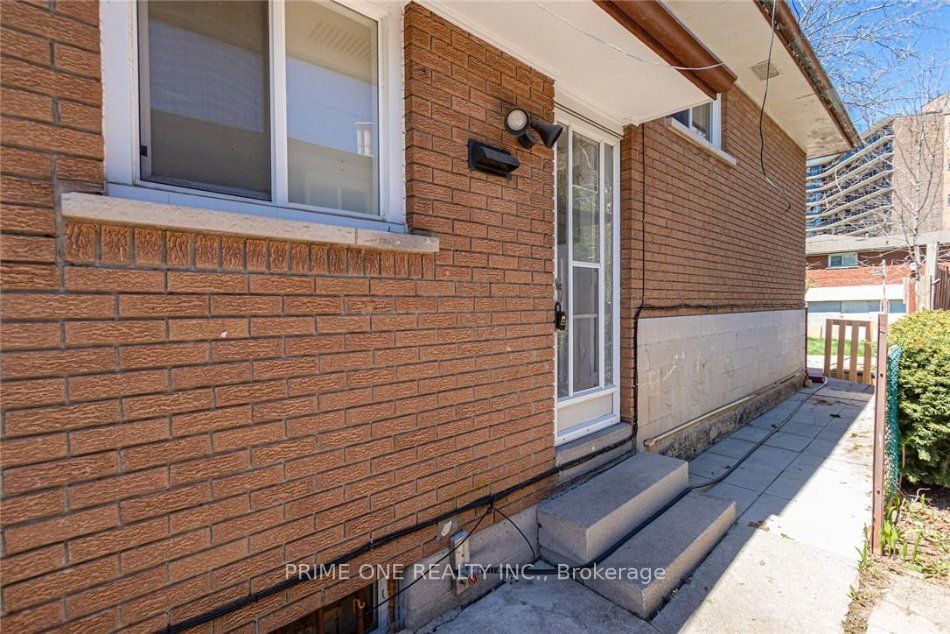 70 Gainsborough Rd