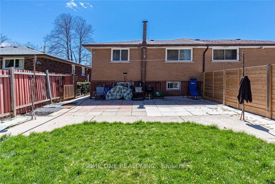 70 Gainsborough Rd