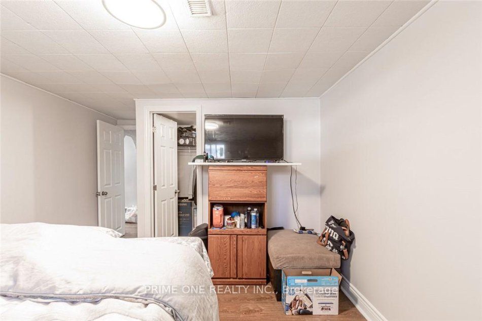 70 Gainsborough Rd