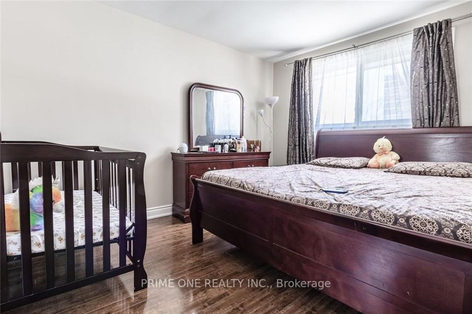 70 Gainsborough Rd