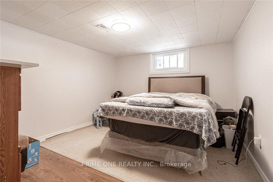 70 Gainsborough Rd