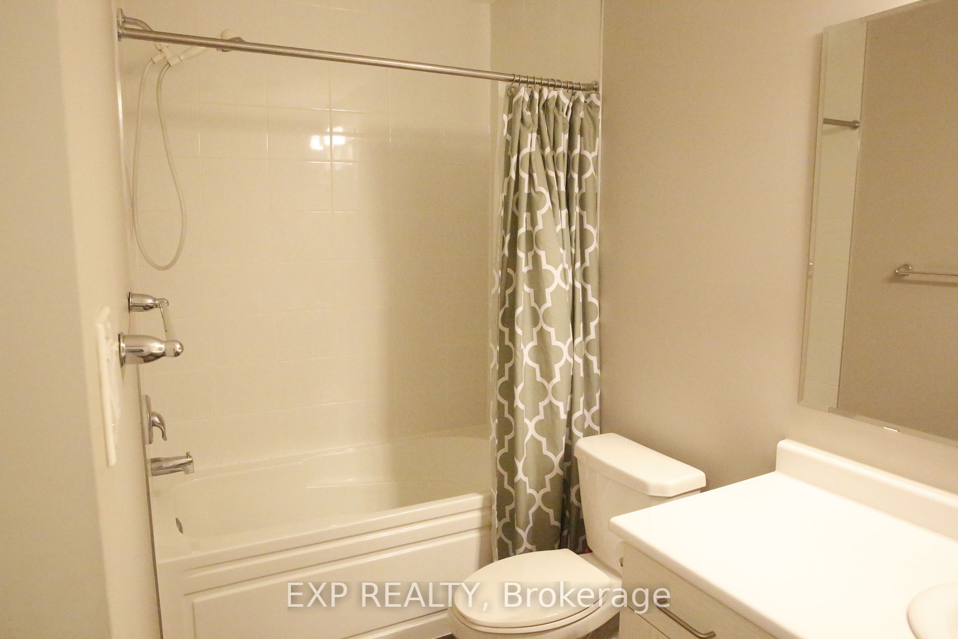 230 Avonsyde Blvd, #10