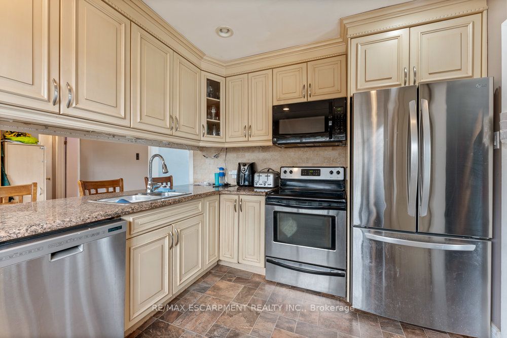 784 Upper Sherman Avenue