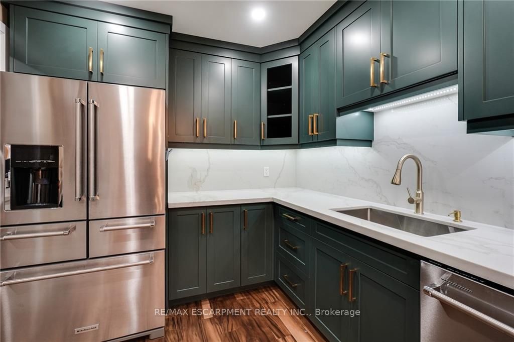 255 Mount Albion Rd, #30