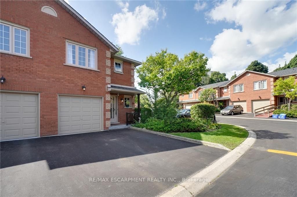 255 Mount Albion Rd, #30