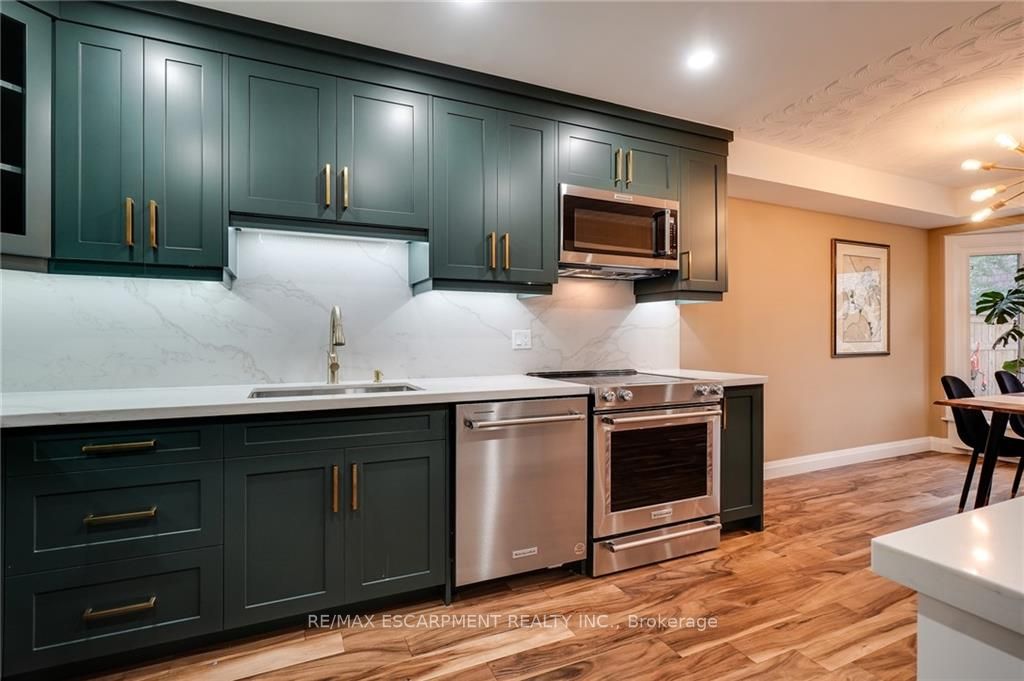 255 Mount Albion Rd, #30