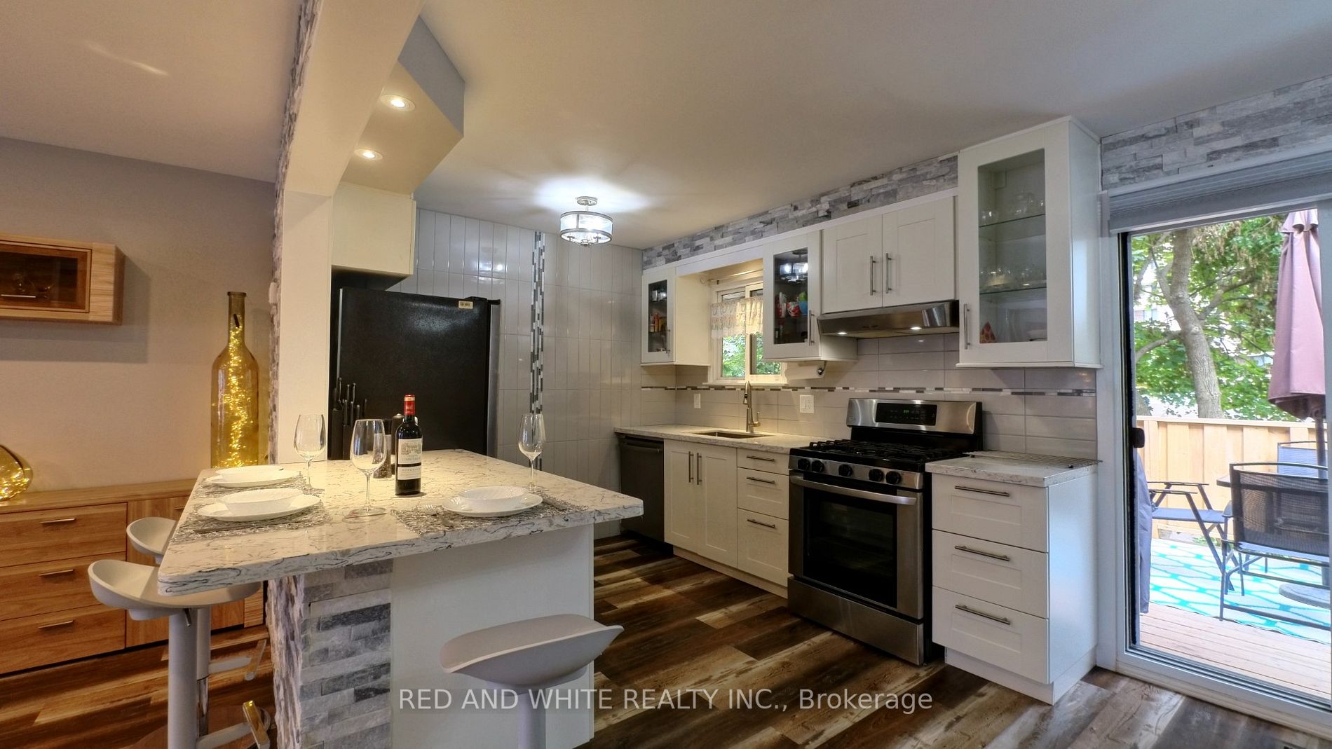 49 CEDARWOODS Crescent, #32
