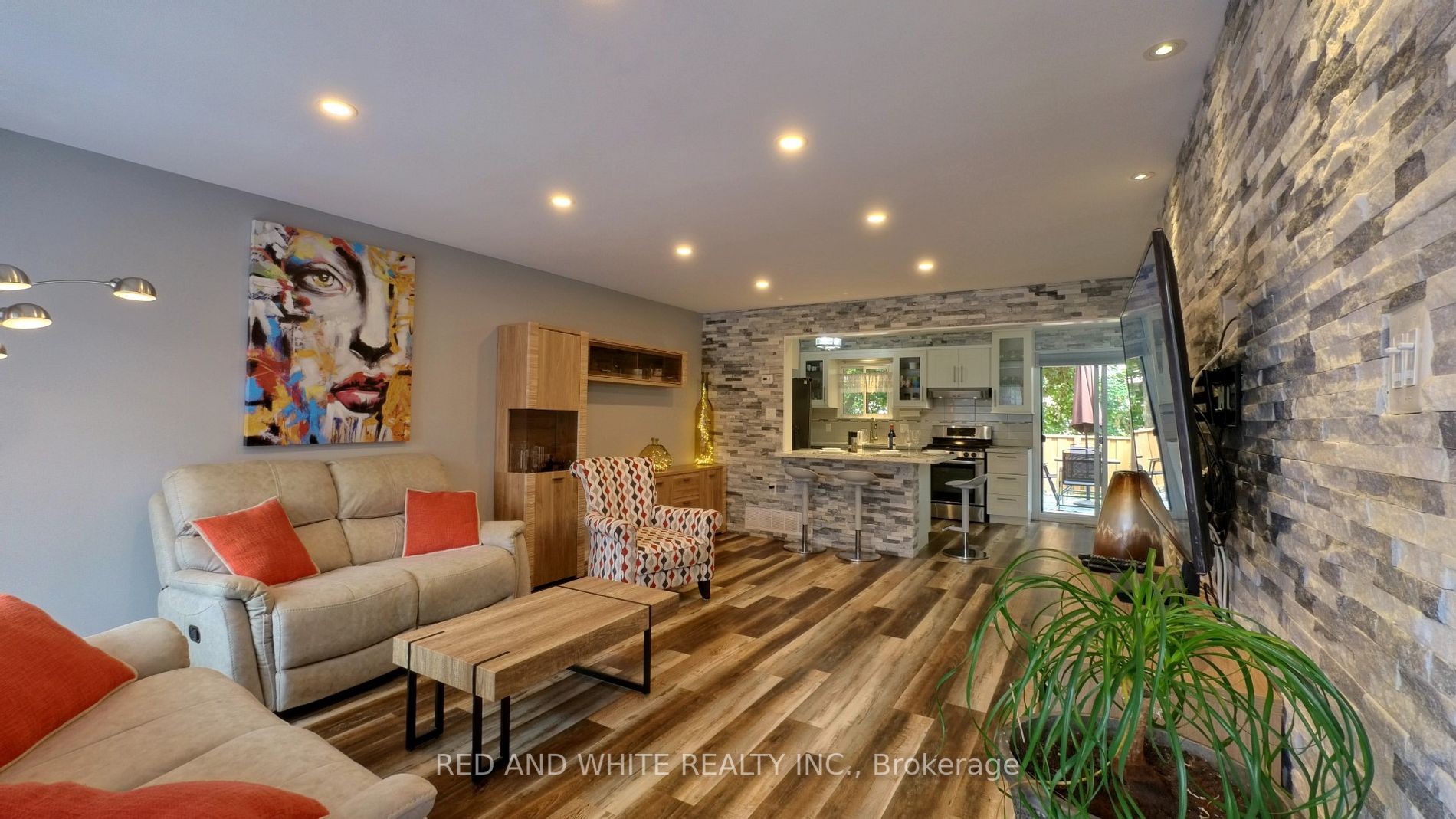 49 CEDARWOODS Crescent, #32