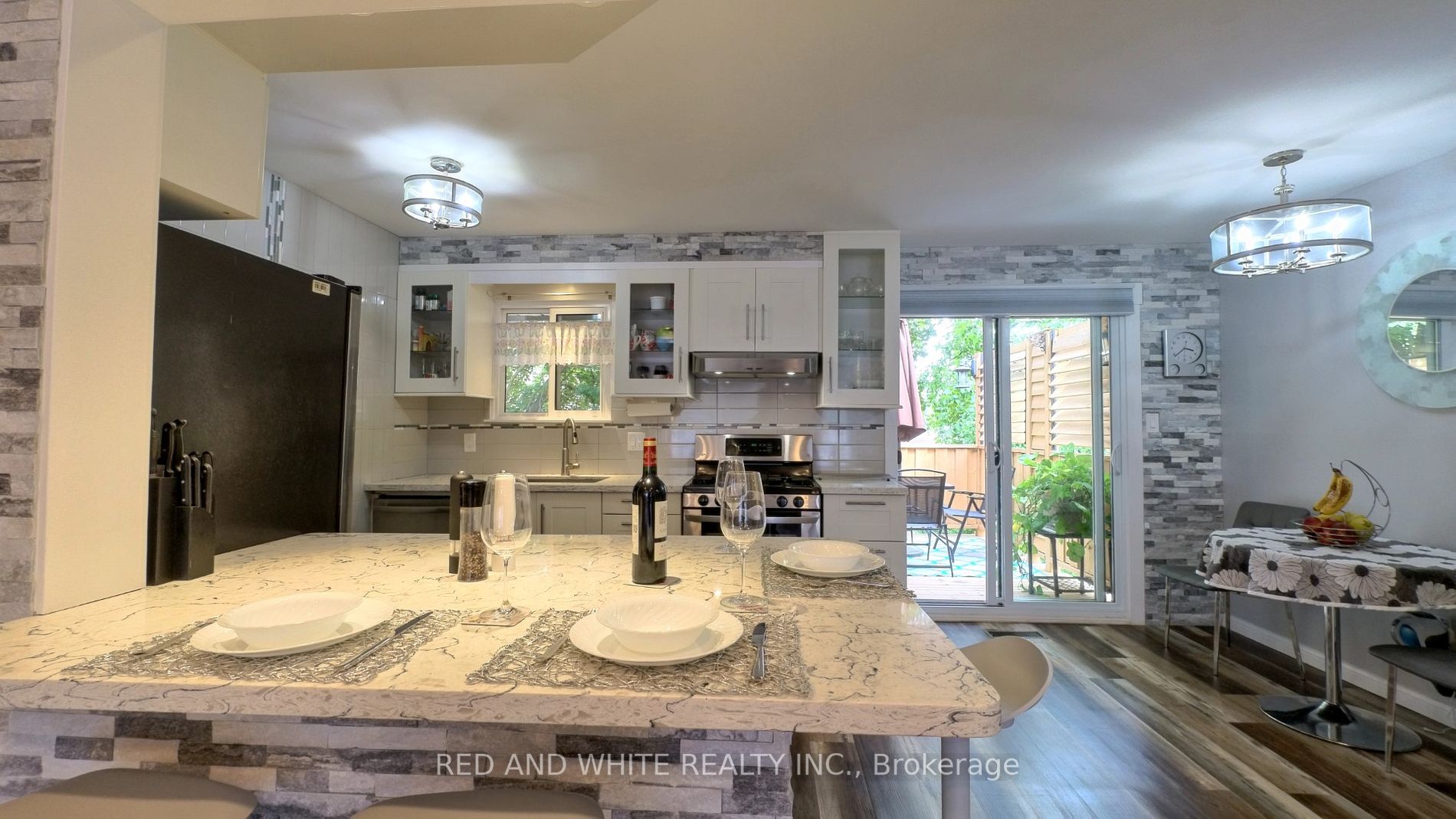 49 CEDARWOODS Crescent, #32