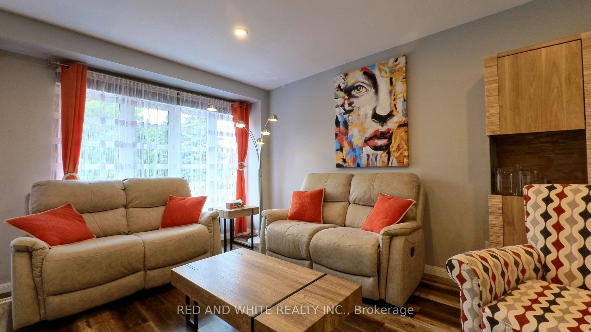 49 CEDARWOODS Crescent, #32