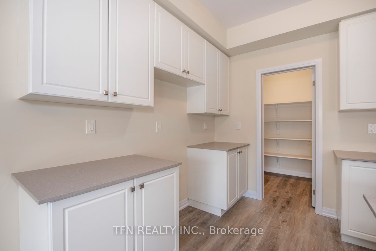 185 Bedrock Dr, #3