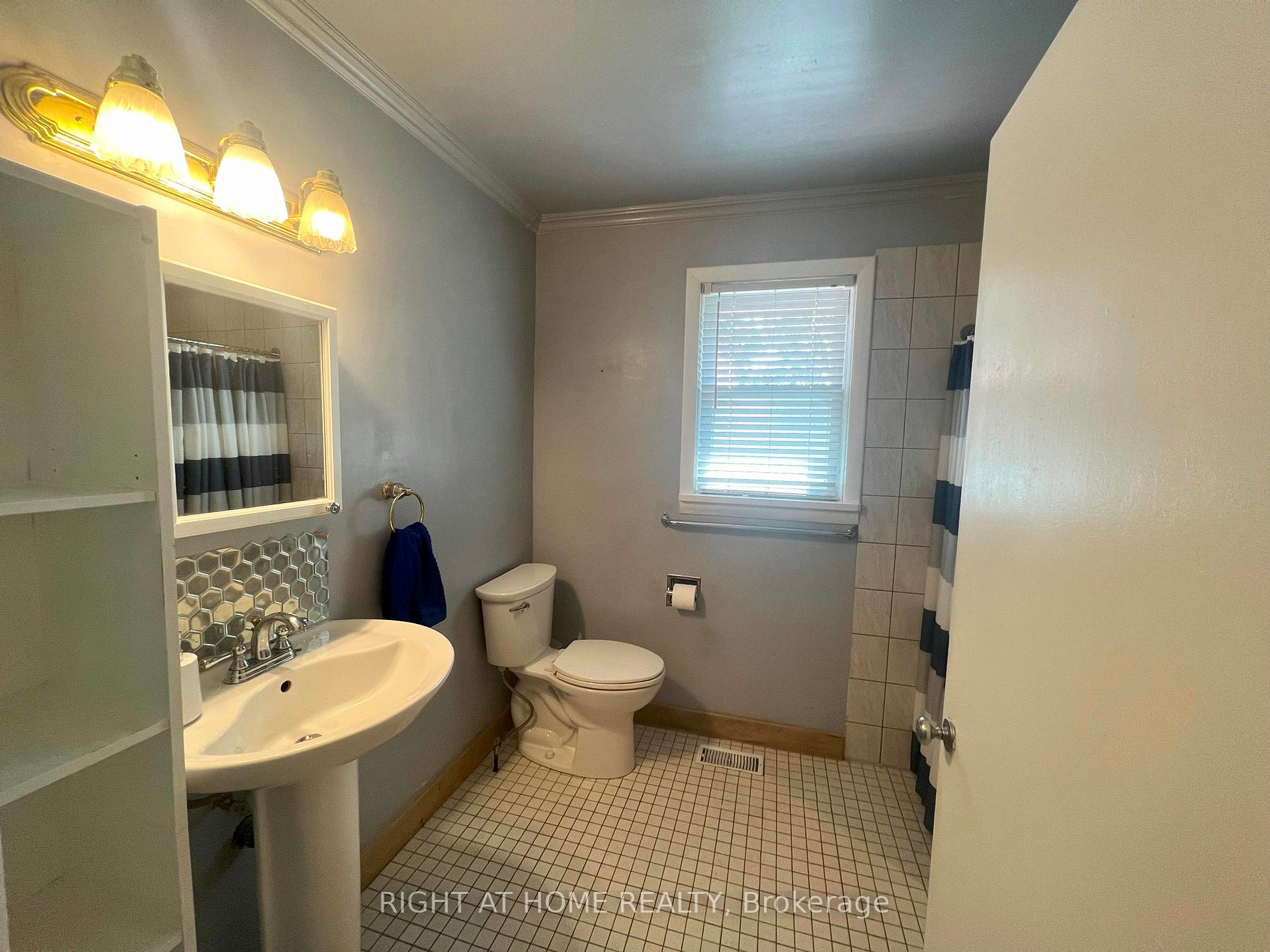 943 Upper Gage Ave