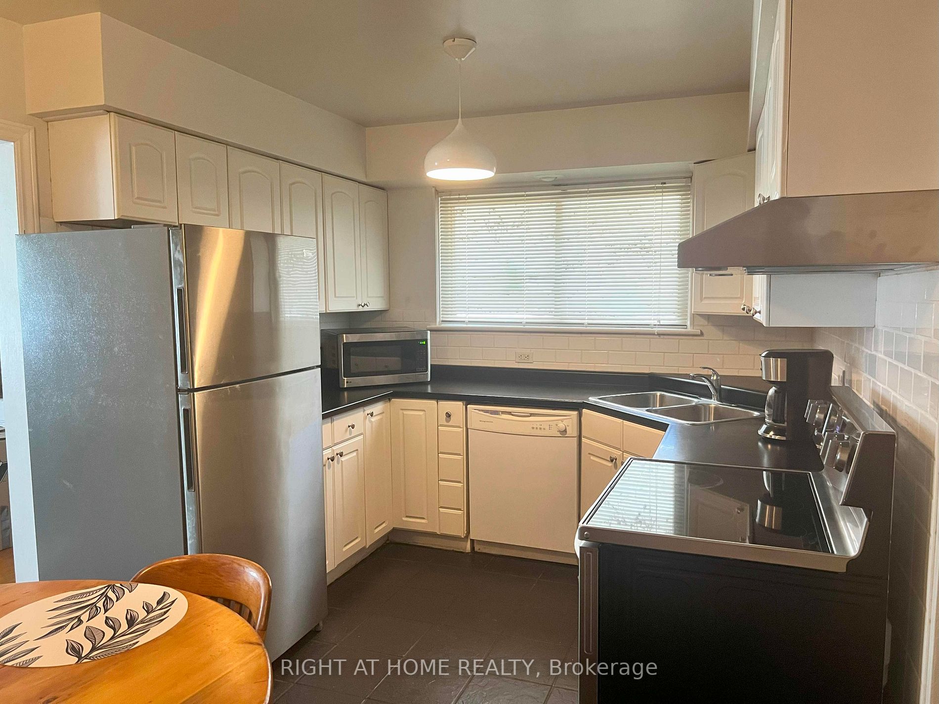 943 Upper Gage Ave