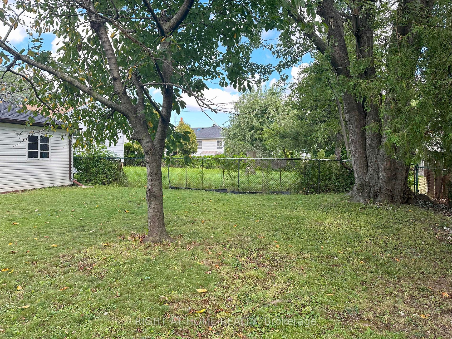 943 Upper Gage Ave