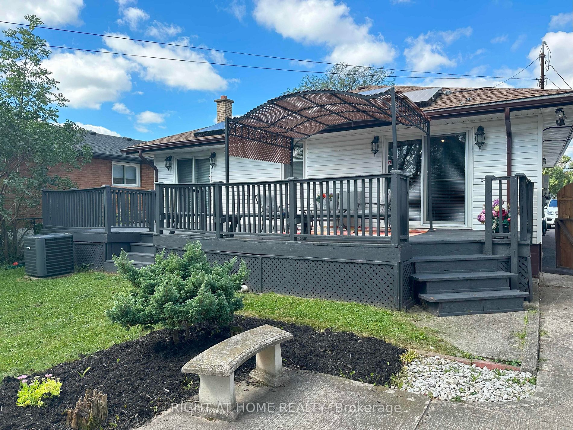 943 Upper Gage Ave