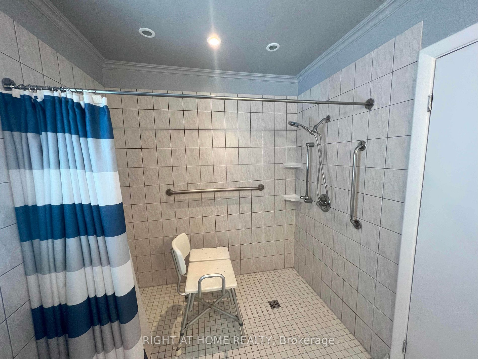 943 Upper Gage Ave