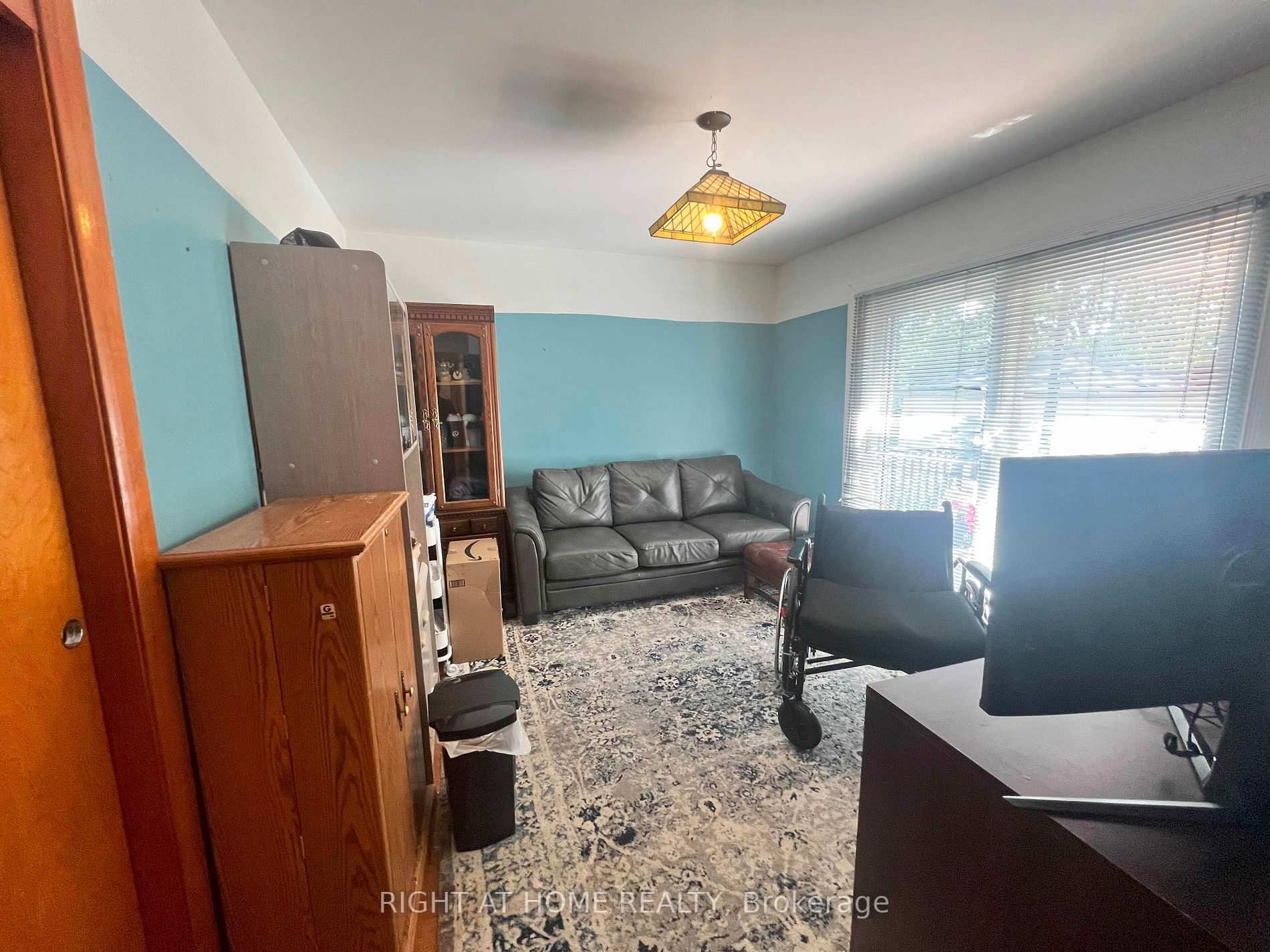 943 Upper Gage Ave