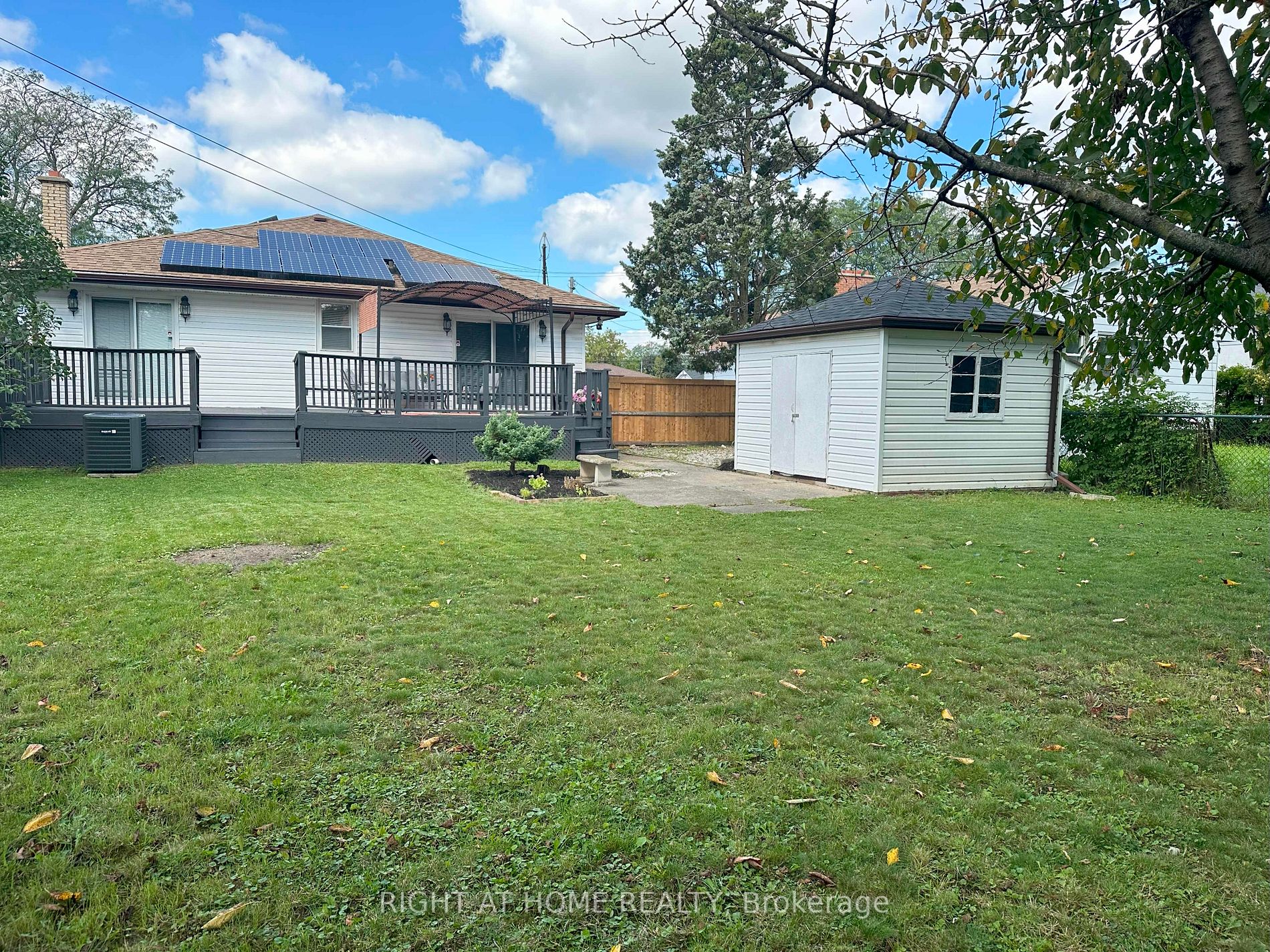 943 Upper Gage Ave