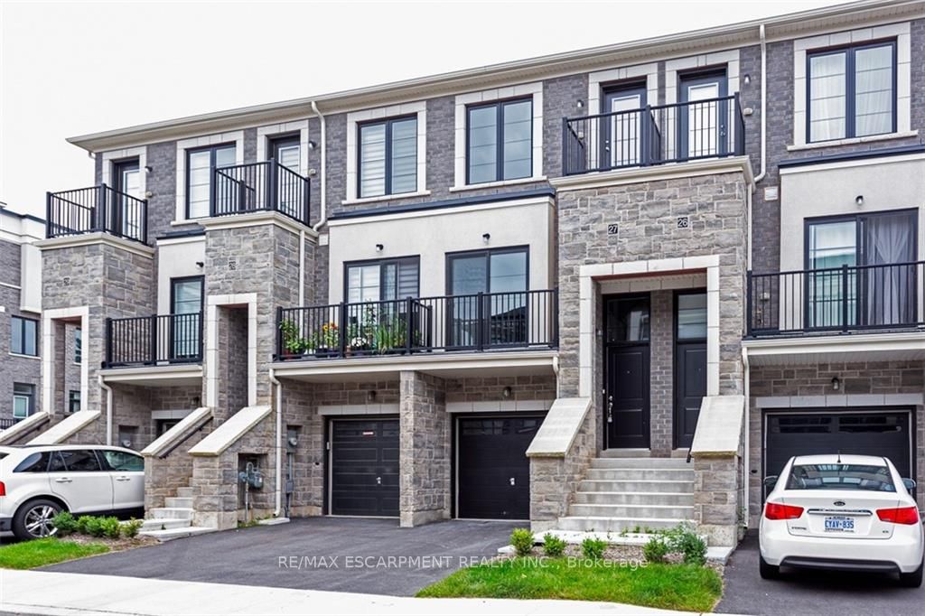 383 Dundas St, #27