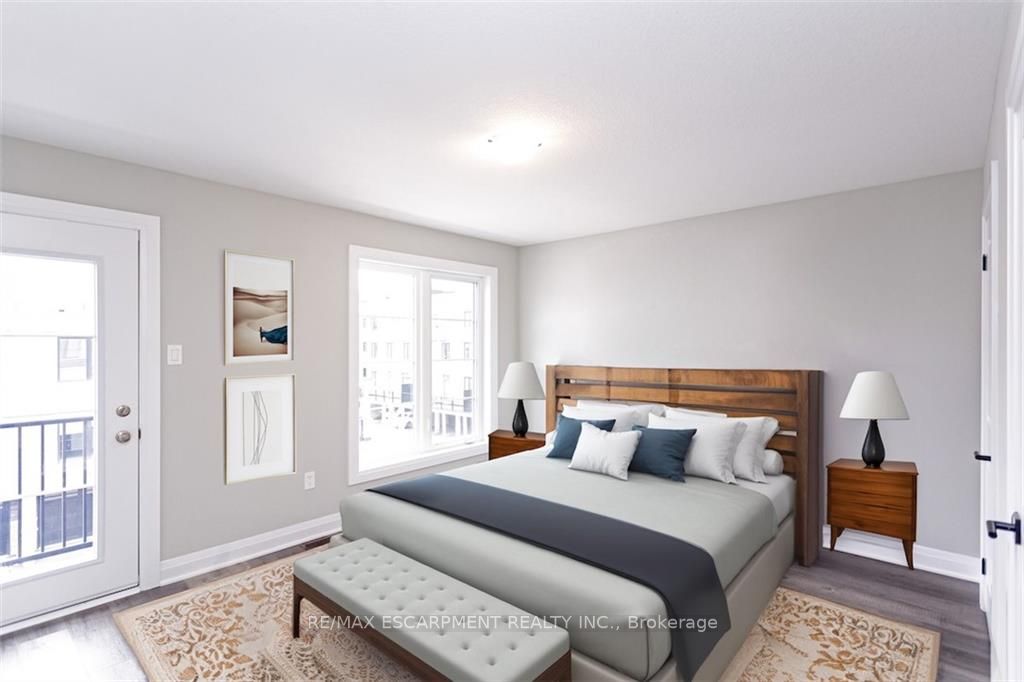 383 Dundas St, #27