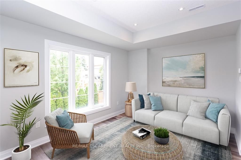 383 Dundas St, #27