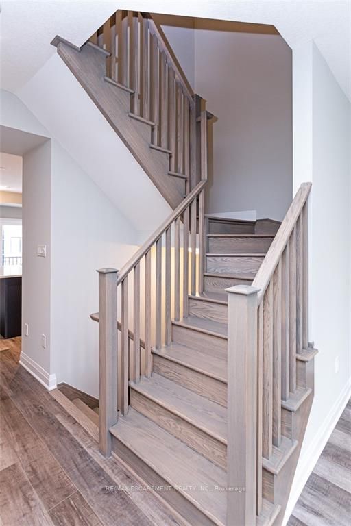 383 Dundas St, #27