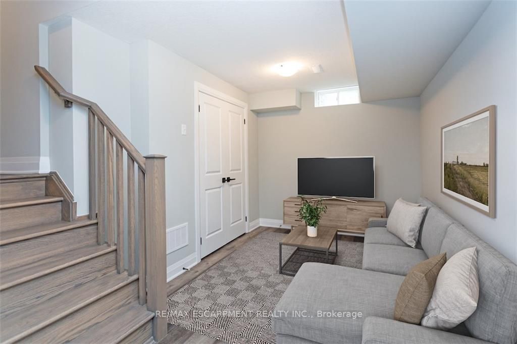 383 Dundas St, #27