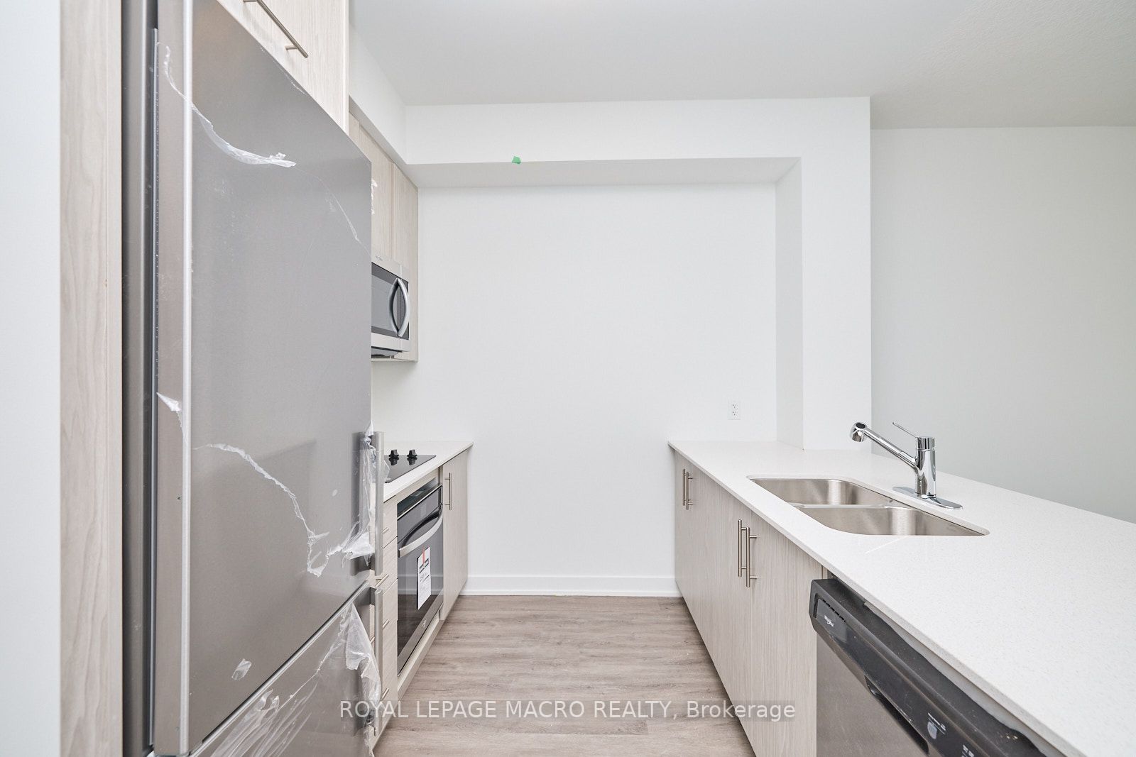 600 North Service Road, #516