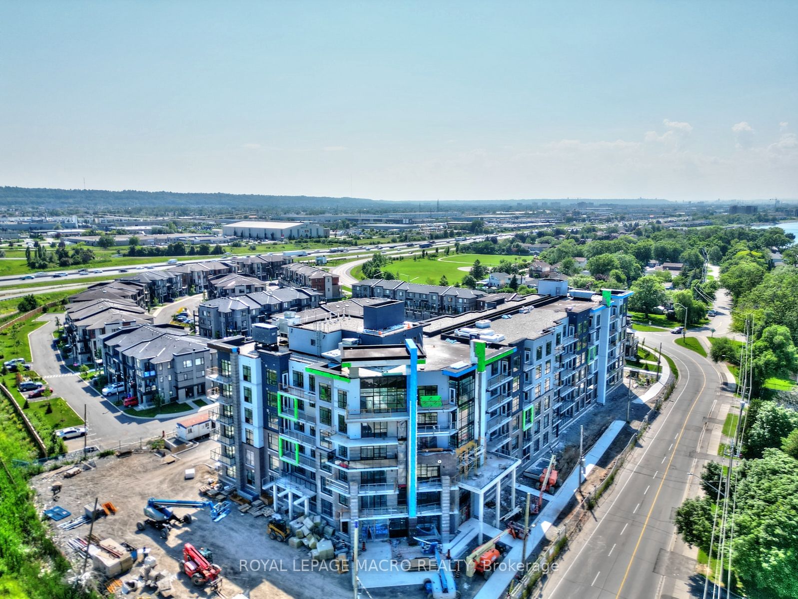 600 North Service Rd, #516