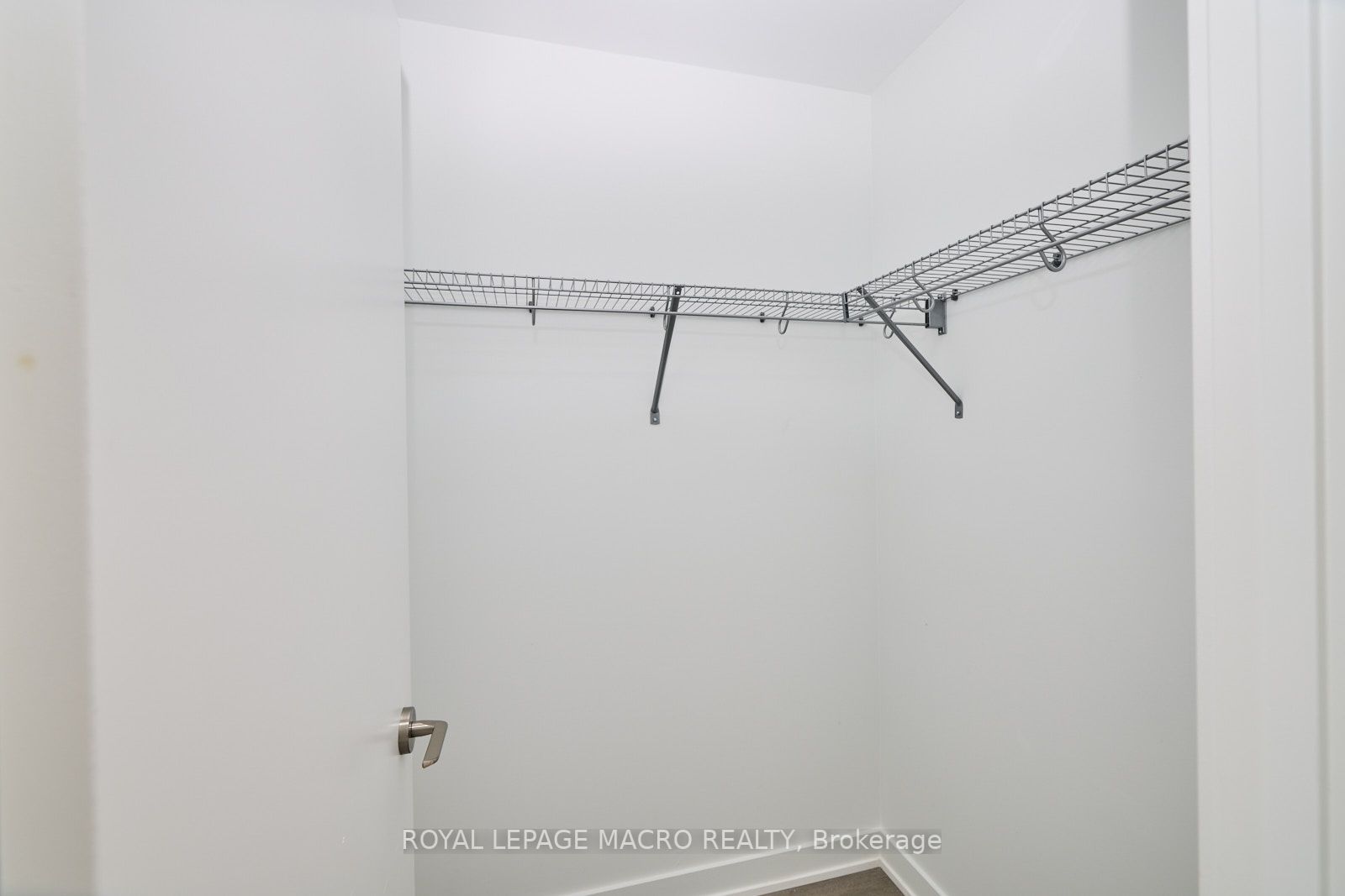 600 North Service Road, #516