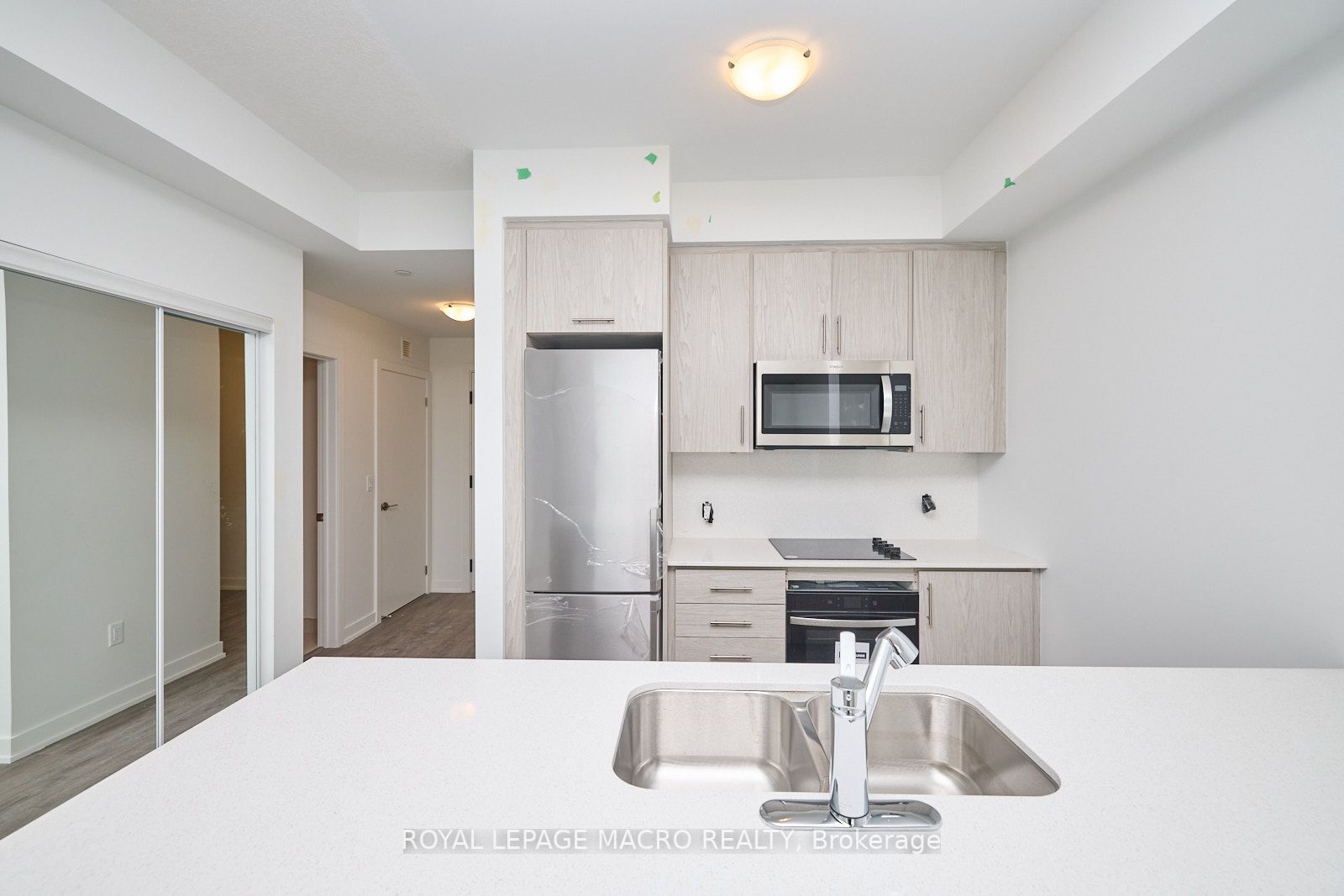 600 North Service Road, #516