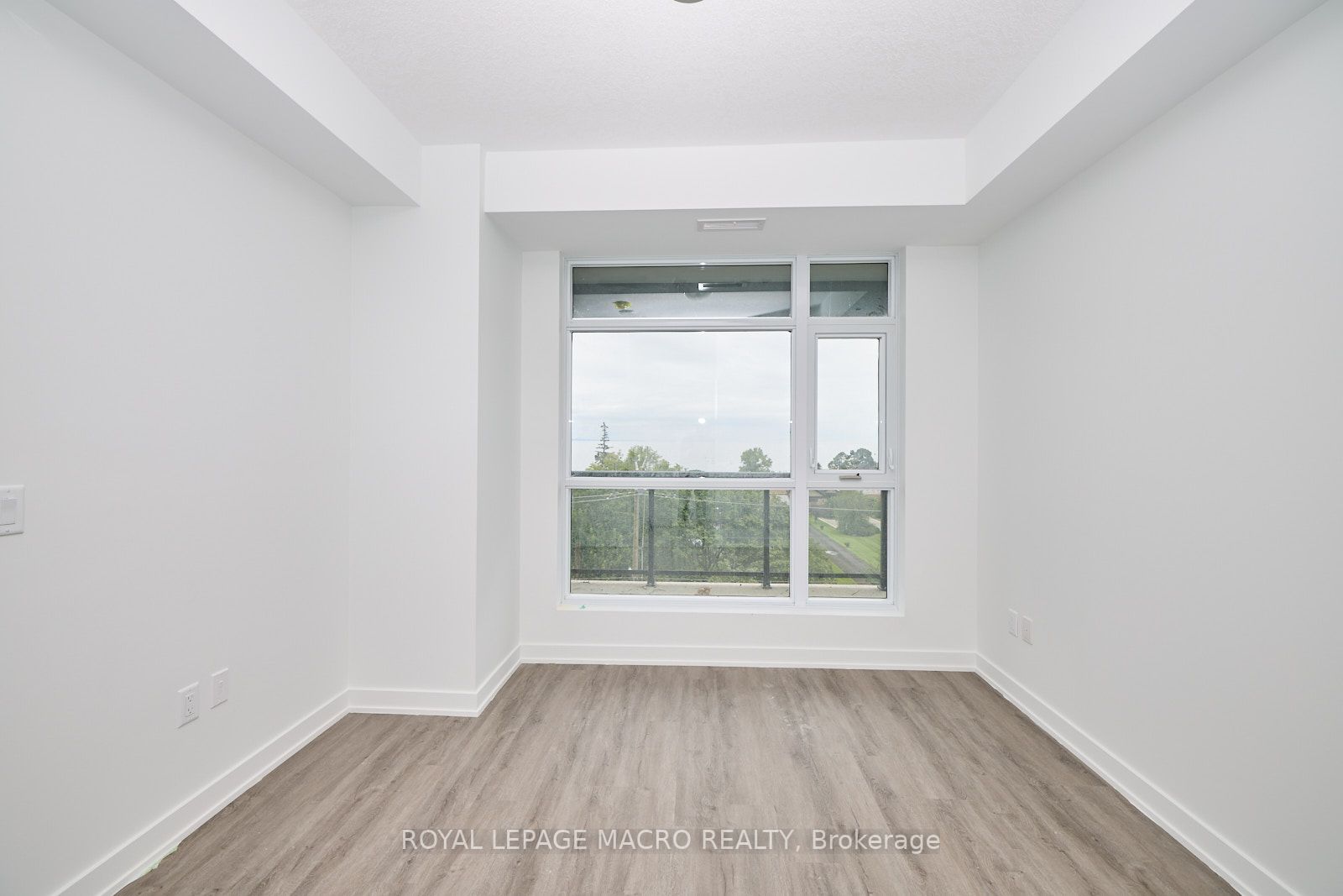 600 North Service Road, #516