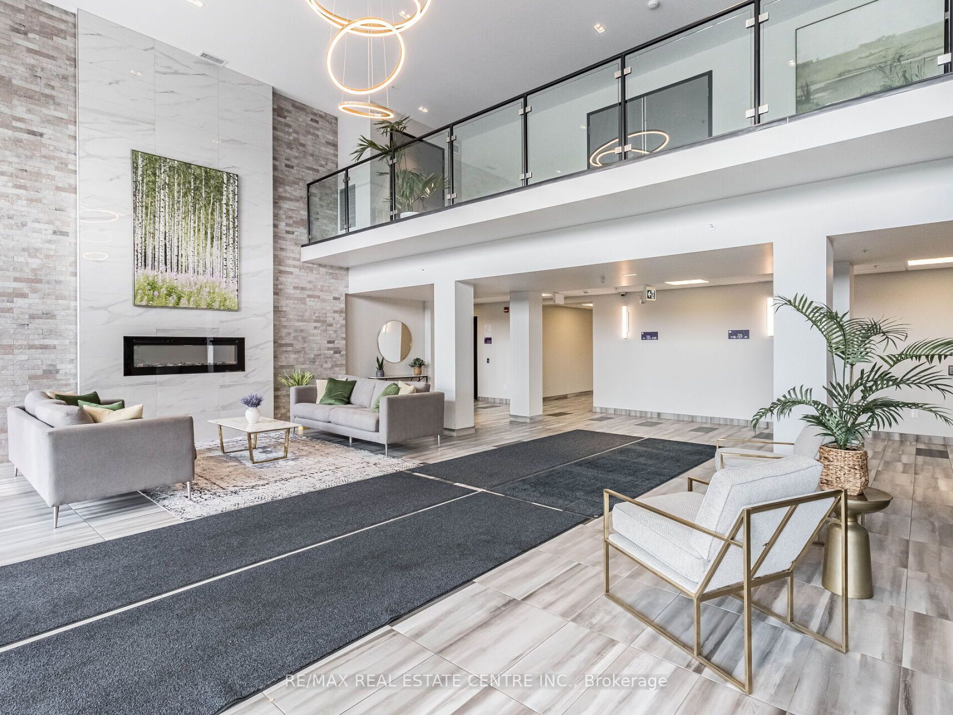 35 Kingsbury Sq N, #208