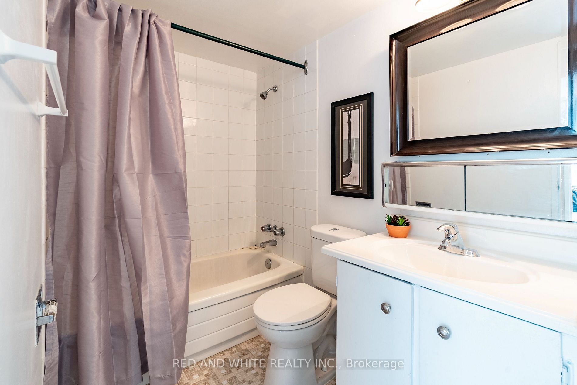 150 Charlton Avenue E, #405