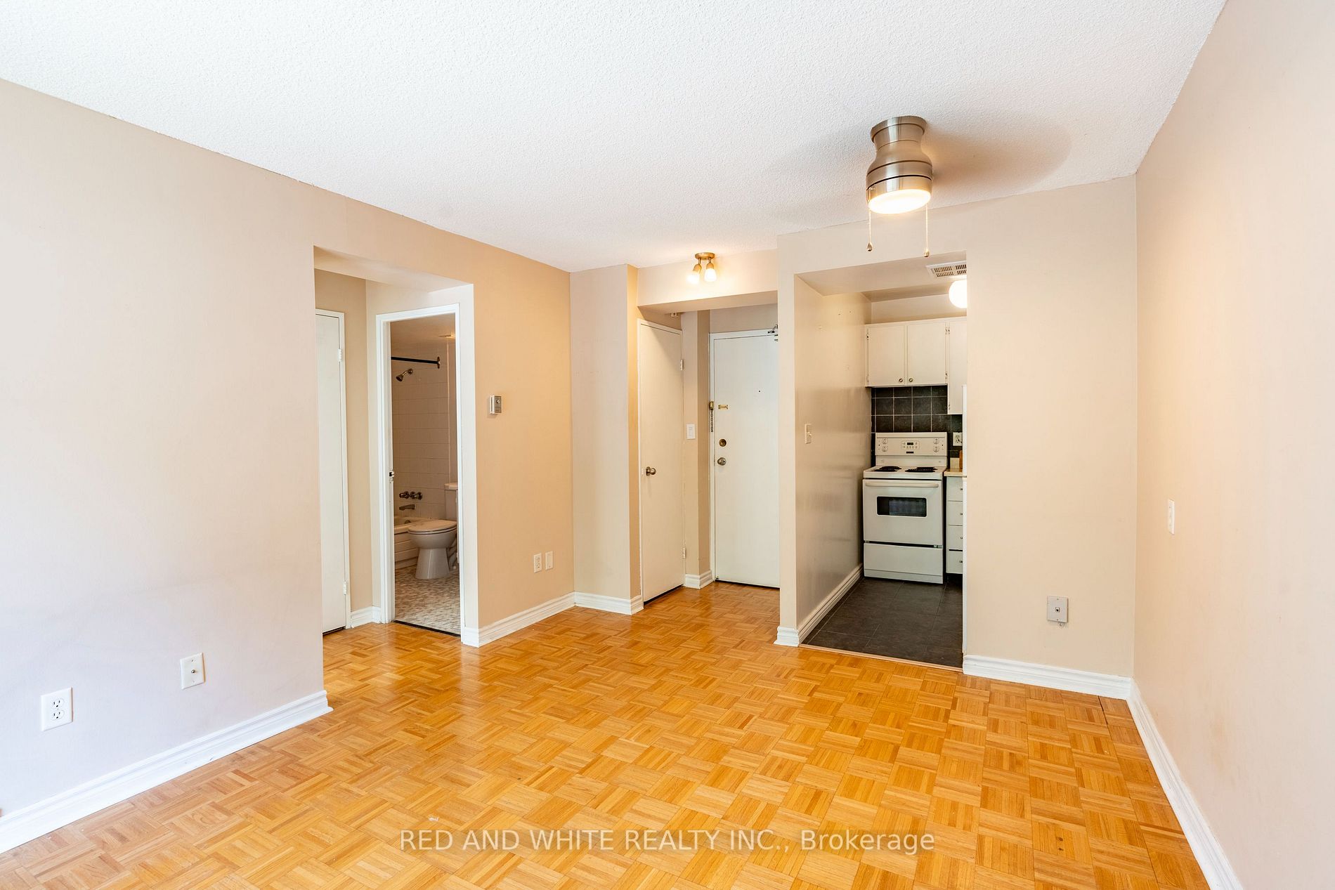 150 Charlton Avenue E, #405