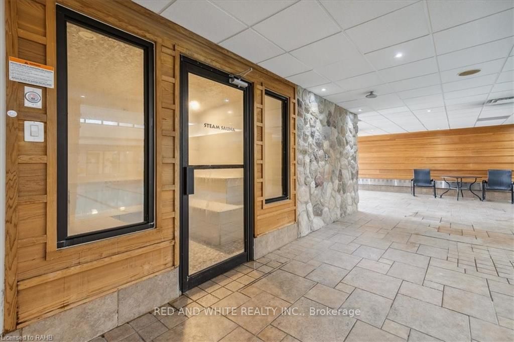 150 Charlton Avenue E, #405